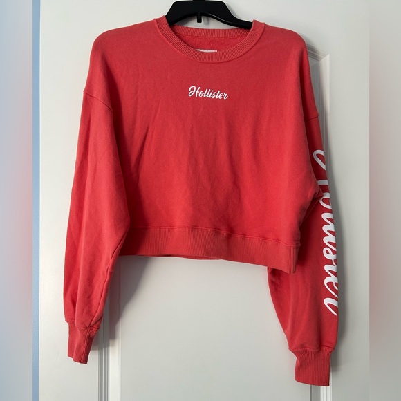 Hollister Tops - Women’s Hollister crop sweatshirt- small